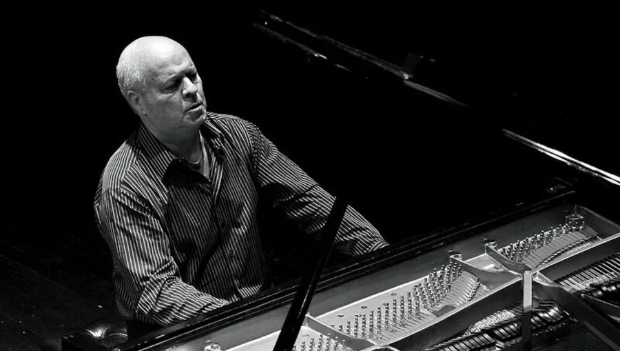 Enrique Graf busca ‘revivir’ el piano: «Se preocupan por la educación y sacan la música de las escuelas»